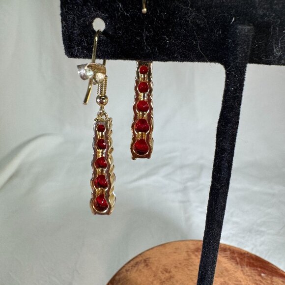 Gold-Tone Dangling Linear Drop Earrings With Red Gemstone Accents Hook Back - Picture 4 of 6